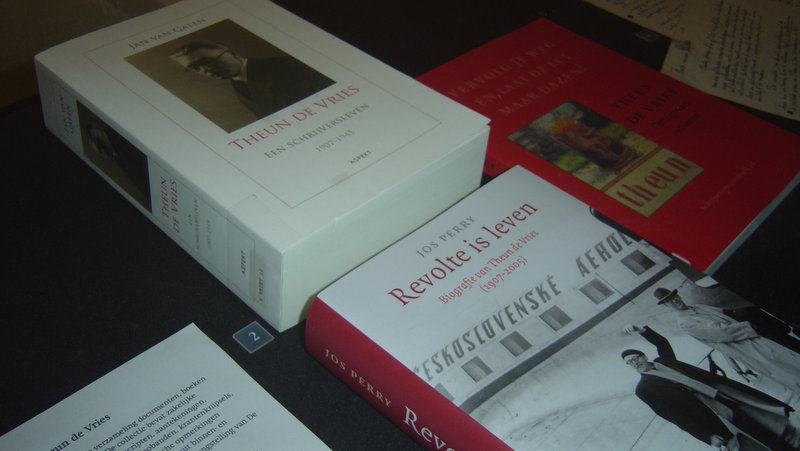 Presentatie biografie over Theun de Vries - RTV NOF Nieuws