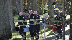 Man gewond na boom zagen in Veenklooster