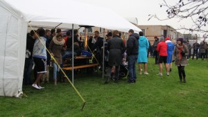 VIDEO: Koude nieuwjaarsduik in Kollumerzwaag