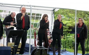 VIDEO: Pinksterfeest Veenklooster trekt veel bezoekers