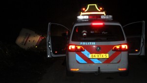 VIDEO: Geen gewonden bij bestelbusje in de sloot Triemen