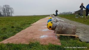 VIDEO: Fanatieke carbidschieters in Engwierum