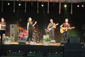 Concert met Joke Buis en haar band in Veenklooster