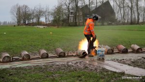 VIDEO: Goed georganiseerde carbidploeg in Engwierum