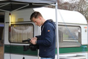 VIDEO: Veenklooster schiet carbid met deksels