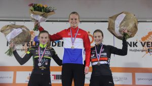 Burgumse Leonie Bentveld Nederlands kampioen veldrijden