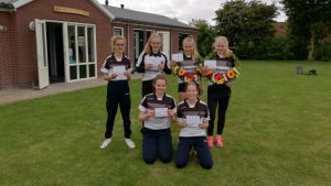 KNKB Schoolmeisjes kaatspartij in Paesens-Moddergat