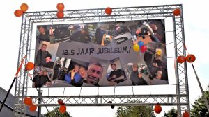 Eppie de Bruin twaalf en een half jaar in dienst bij Bosma auto’s te Kollumerzwaag