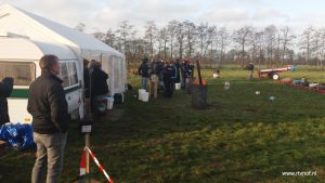 VIDEO: Gezelligheid alom bij de carbidploeg in Veenklooster