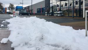 VIDEO: Sneeuw en harde wind gaan zorgen voor overlast