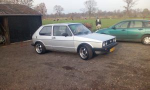Zilvergrijze Volkswagen Golf gestolen uit Twijzelerheide