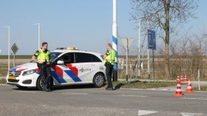 Veerdam bij Holwerd afgesloten door politie