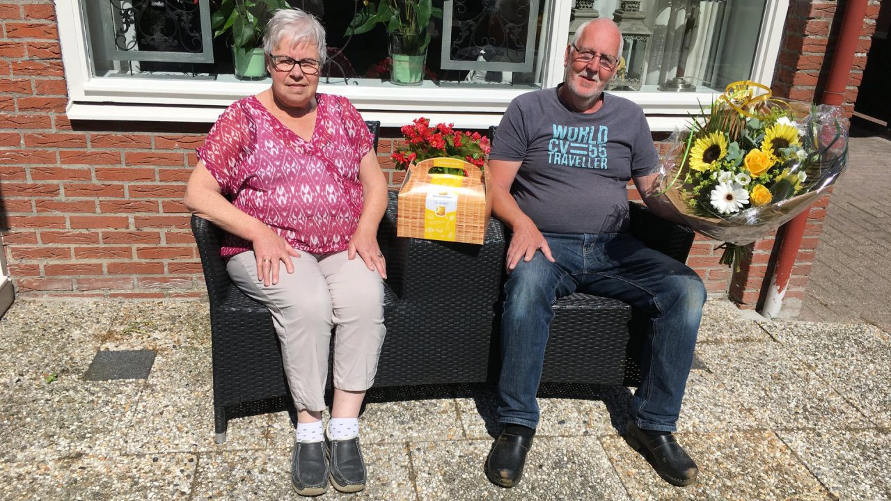 VIDEO Jan van Dijk op straat verrast met Vaderdagpakket RTV NOF