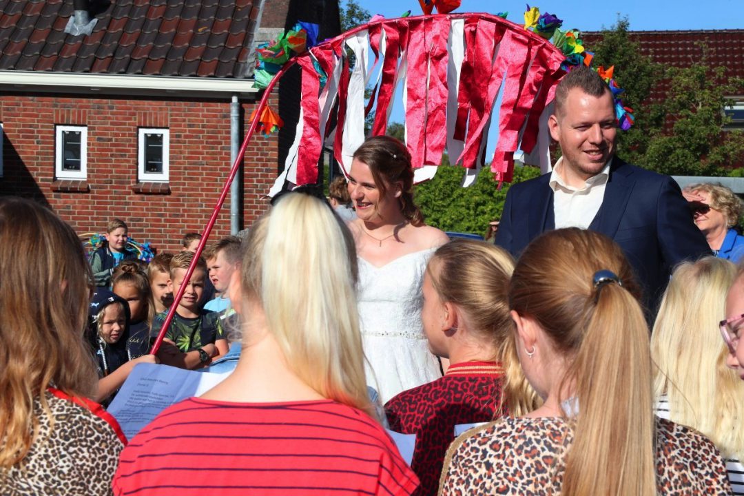 Feest op De Reinbôge te Twijzelerheide