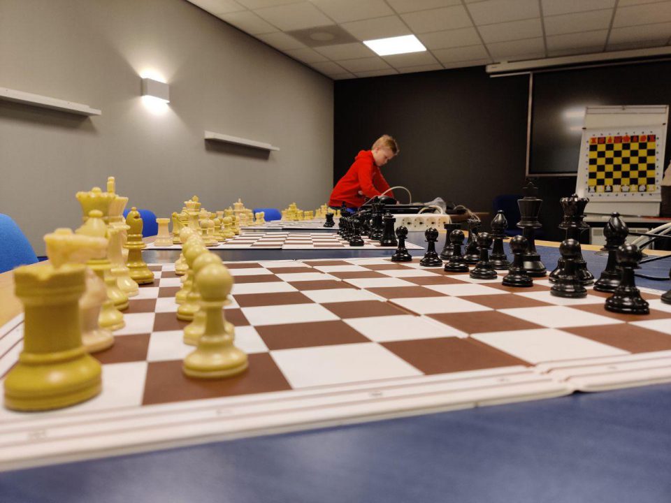 Schaakclub De Donger; de FSB-competitie is weer begonnen - RTV NOF