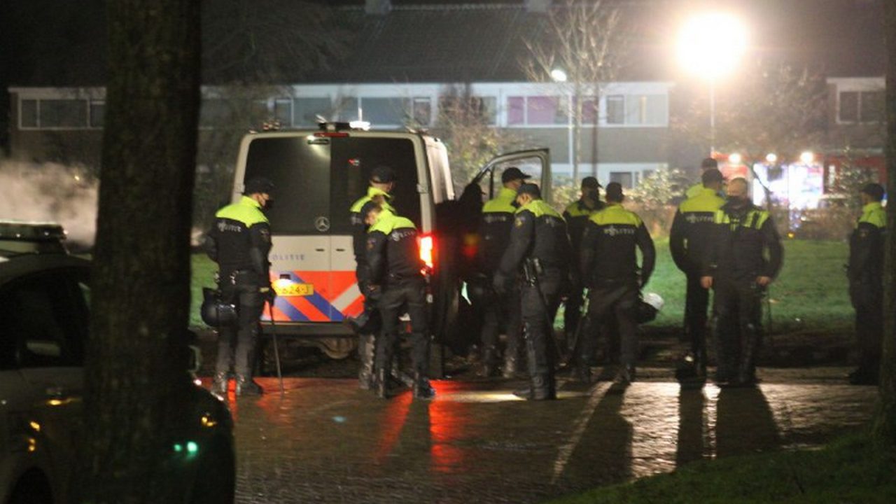 VIDEO: ME en politiehelikopter moeten ingrijpen bij brand Twijzelerheide
