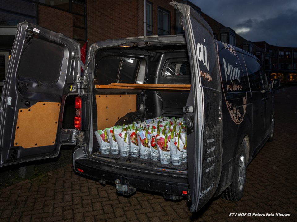 Bloemenactie voor inwoners de Skûle Metslawier