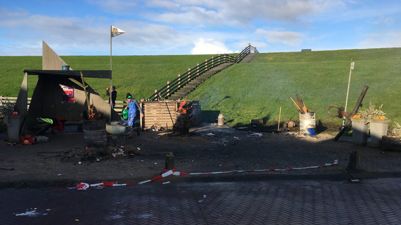 VIDEO: Carbidploeg Wierum heeft al weken last van klachten: ''It is hjir drok fan de plysje''