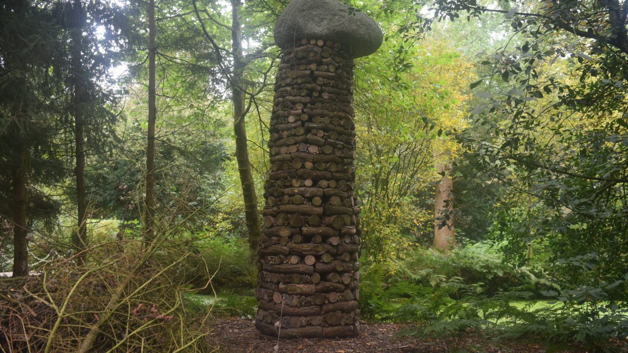 Chris Booth, beeld Varder IV in Park Vijversburg. Te zien in… aflevering 82