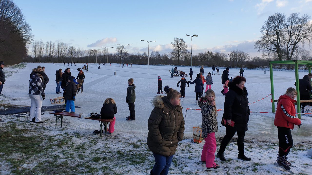 AUDIO: IJsbaan in Twijzel open voor jeugdleden tot en met 17 jaar, morgen waarschijnlijk voor iedere