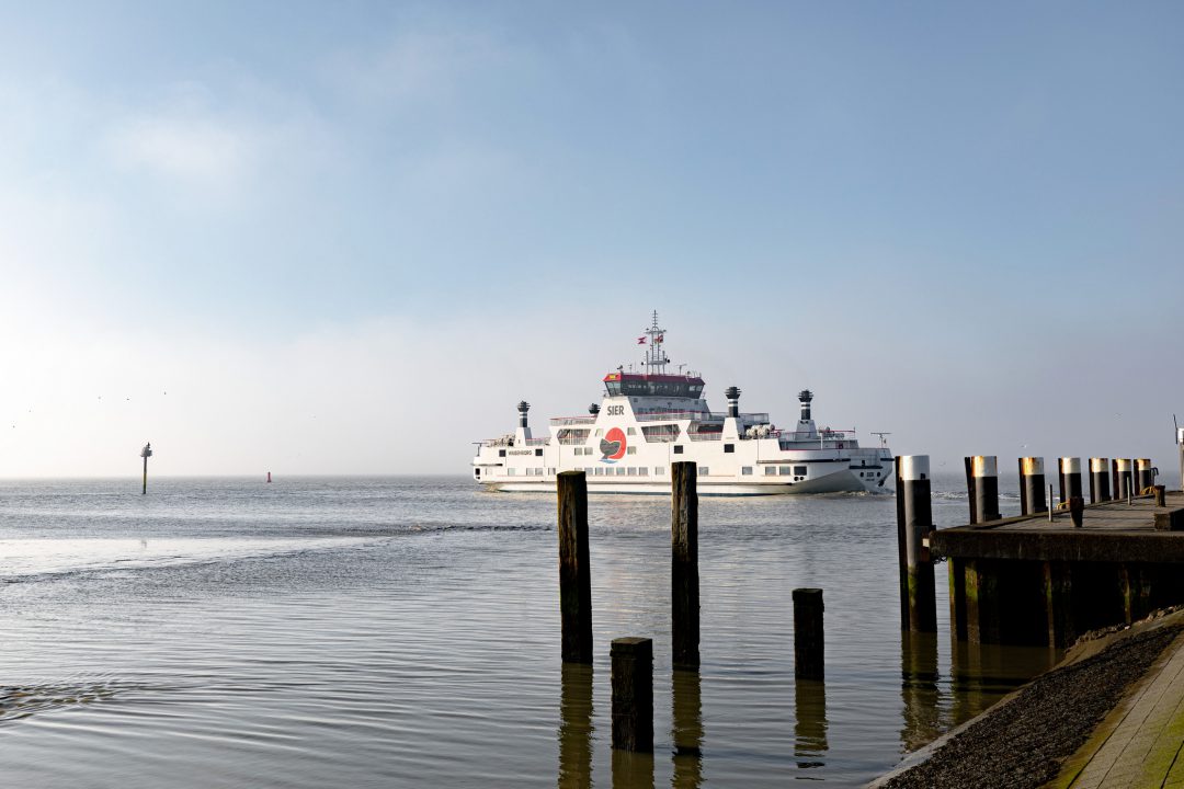Rijkswaterstaat onderzoekt bereikbaarheid Ameland: wordt de haven verplaatst? - RTV NOF