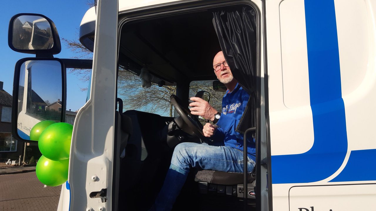 Wieger Jansma geheel in stijl met pensioen bij ABZ Diervoeding