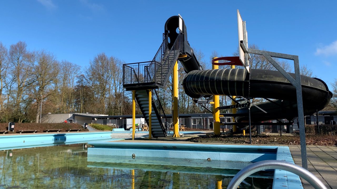 VIDEO: Werkzaamheden aan zwembad De Sawn Doarpen in Gytsjerk begonnen