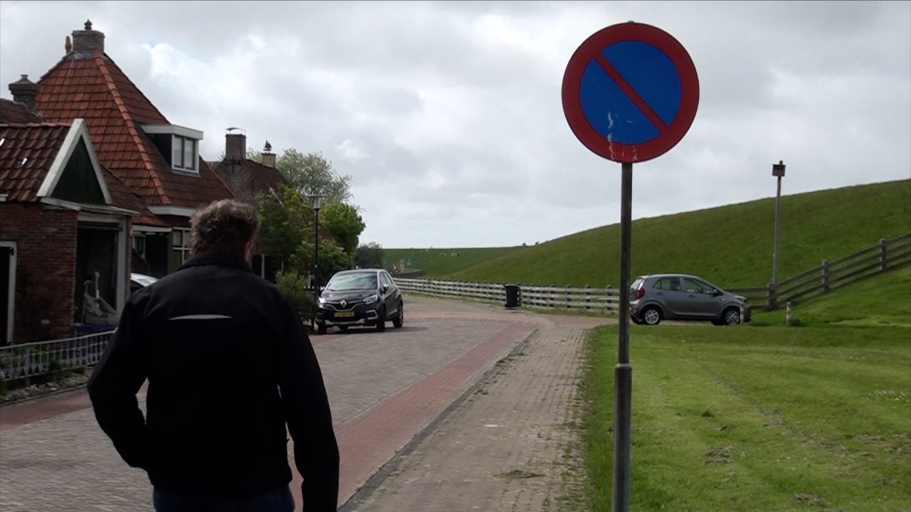 VIDEO: Parkeerproblemen Paesens-Moddergat: 