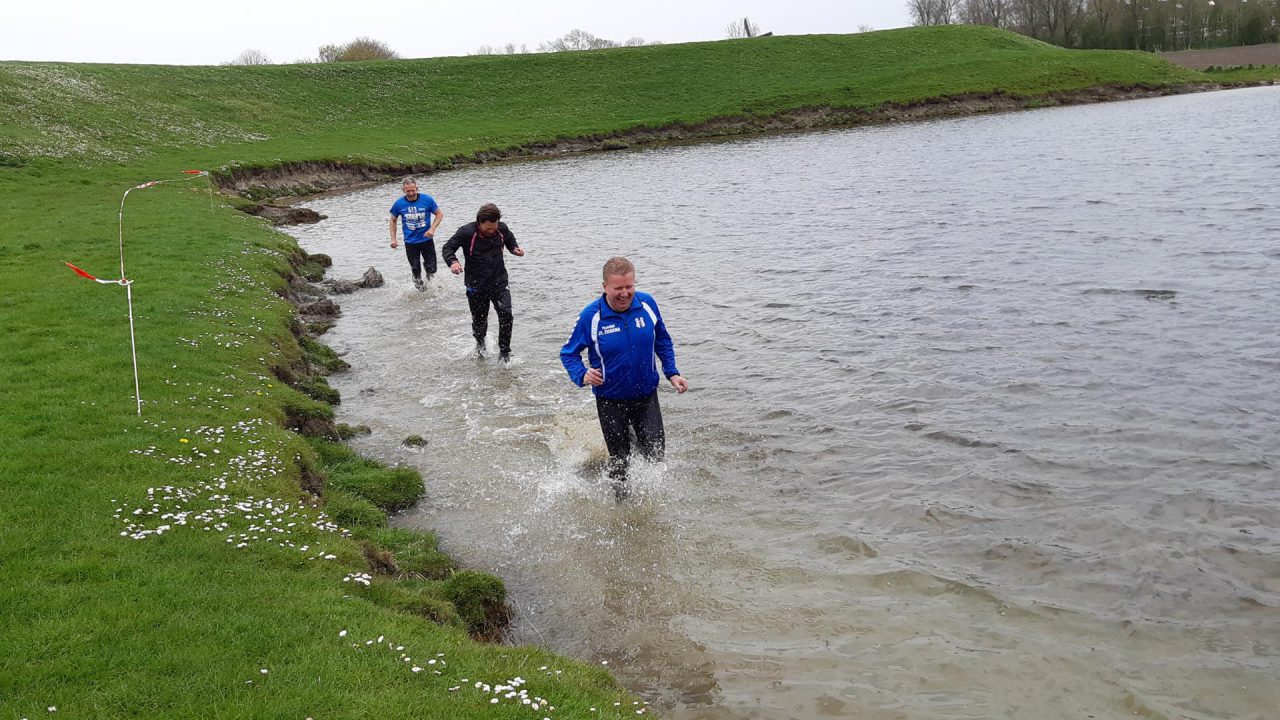 Survivalrun voor het goede doel te Munnekezijl