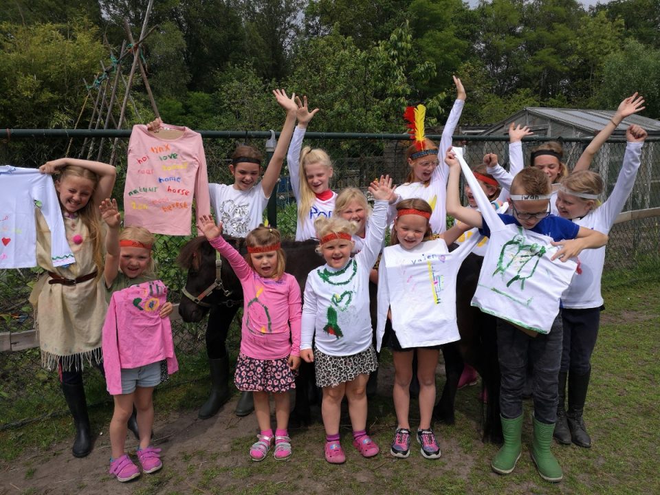 Indianen feest Augustinusga