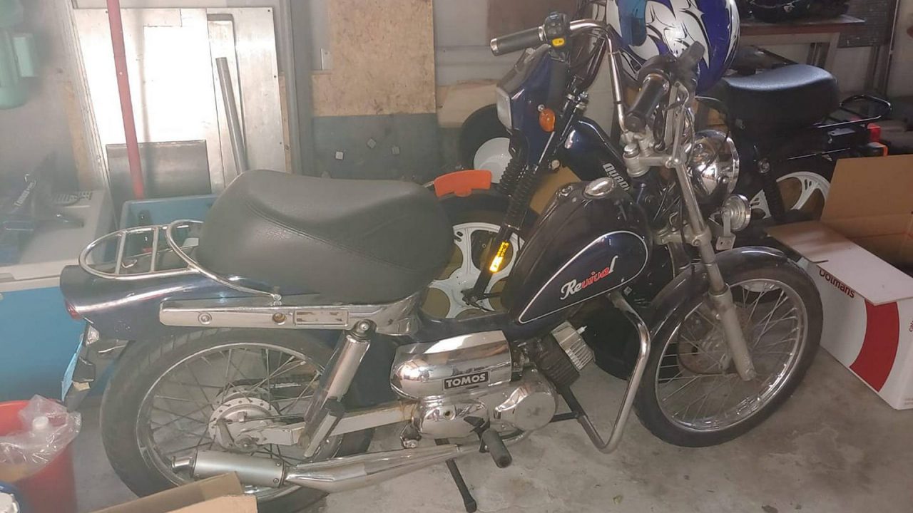 UPDATE: Tomos Revival gestolen in Kollumerzwaag