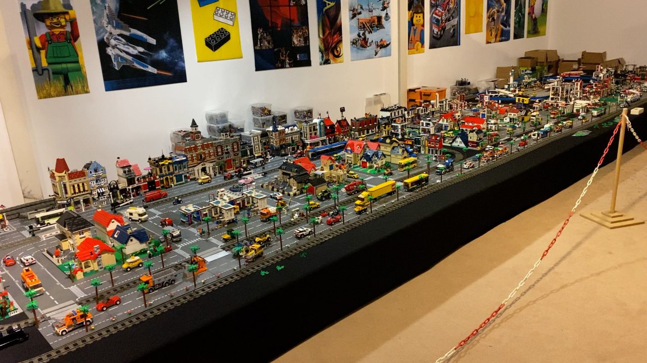 VIDEO: Een Legowereld in Drogeham: ''Het is voor ons echt een hobby