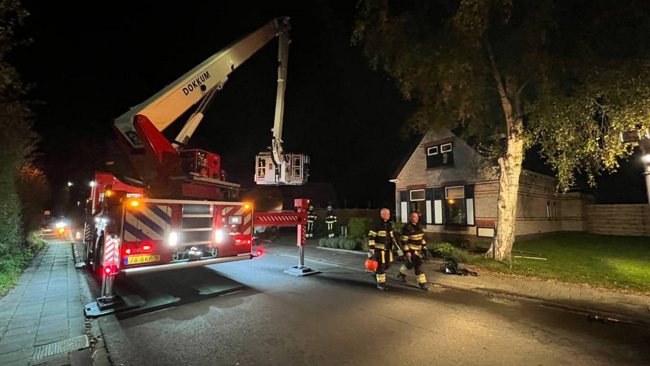 VIDEO: Schoorsteenbrand snel onder controle in Driezum