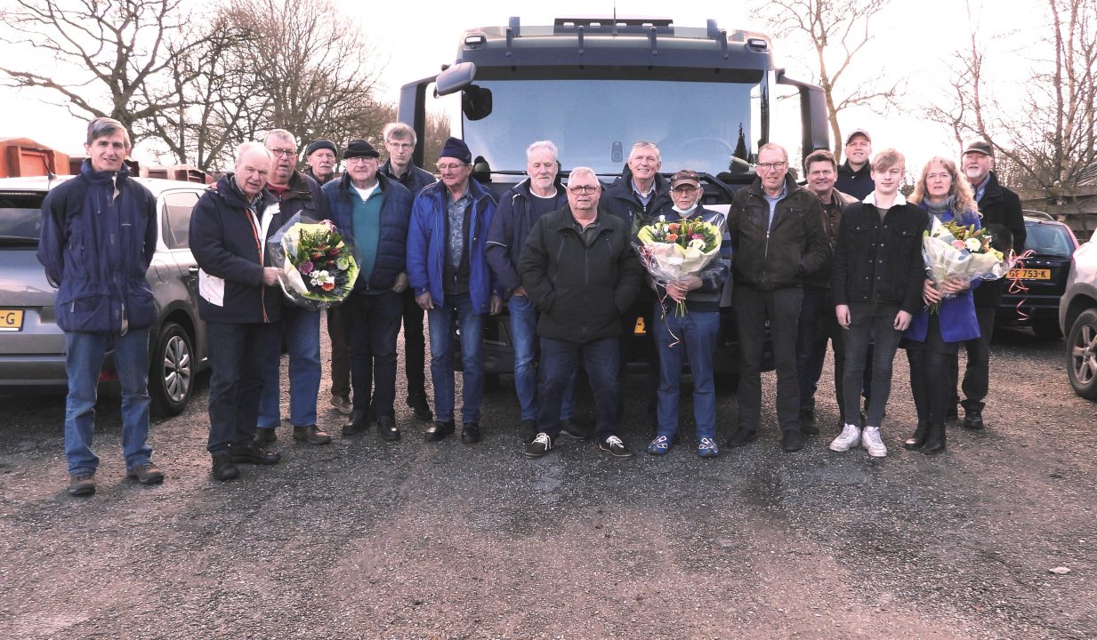 Nieuwe vrachtauto voor Lichtpunt Kollumerzwaag