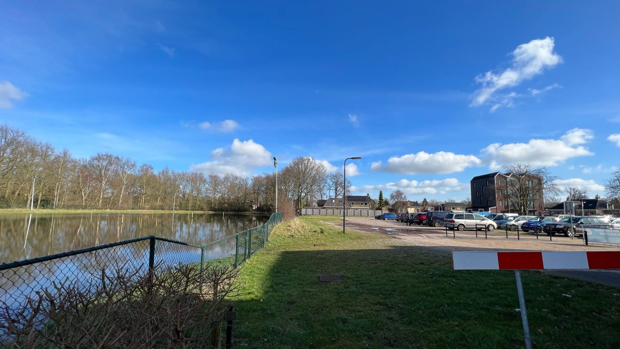 VIDEO: Feestcommissie en ijsclub hebben zorgen over nieuwe flat in Gytsjerk