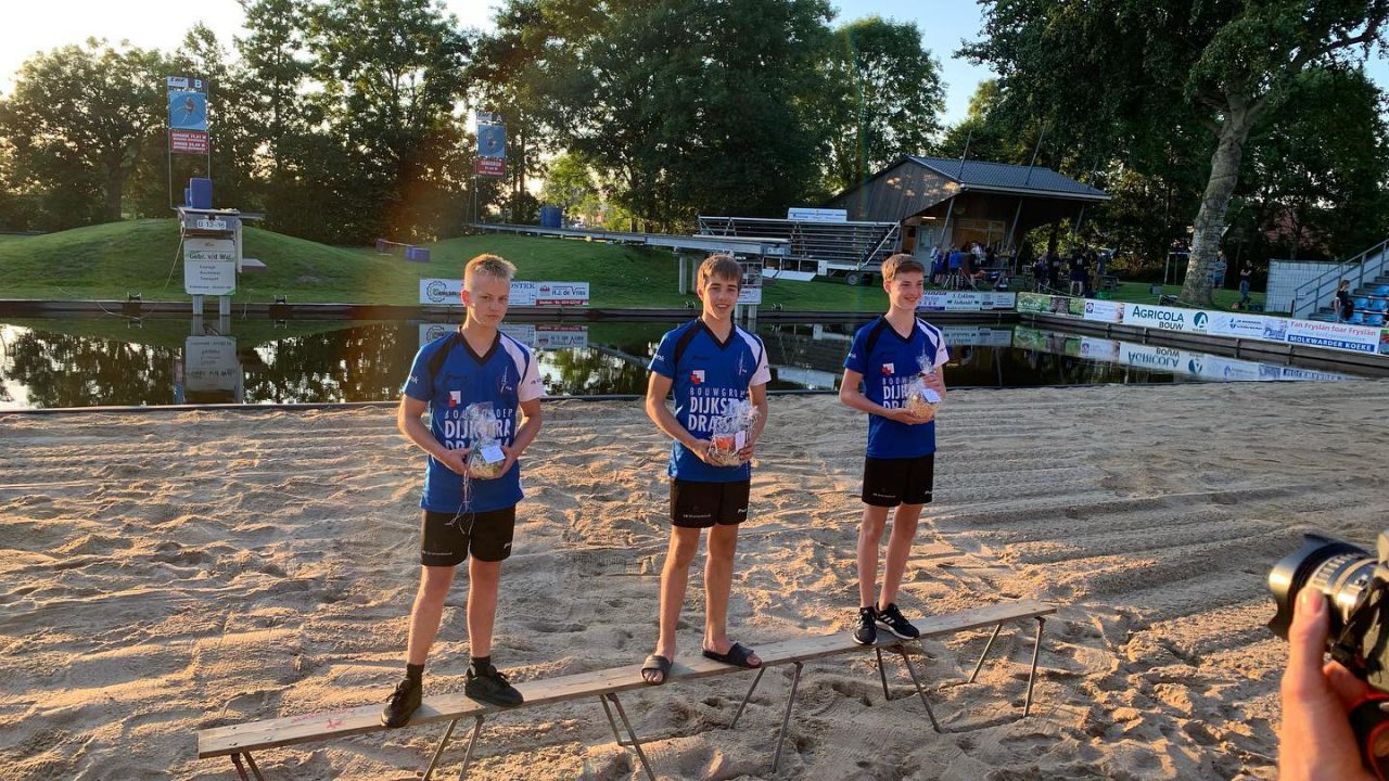 Alweer succes fierljep vereniging Buitenpost. Nu in it Heidenskip