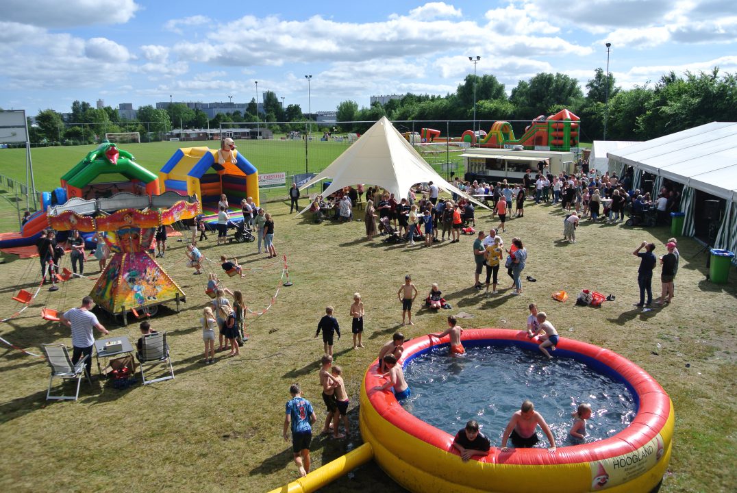Feestweek Gerkesklooster en Stroobos, een feest voor in de boeken