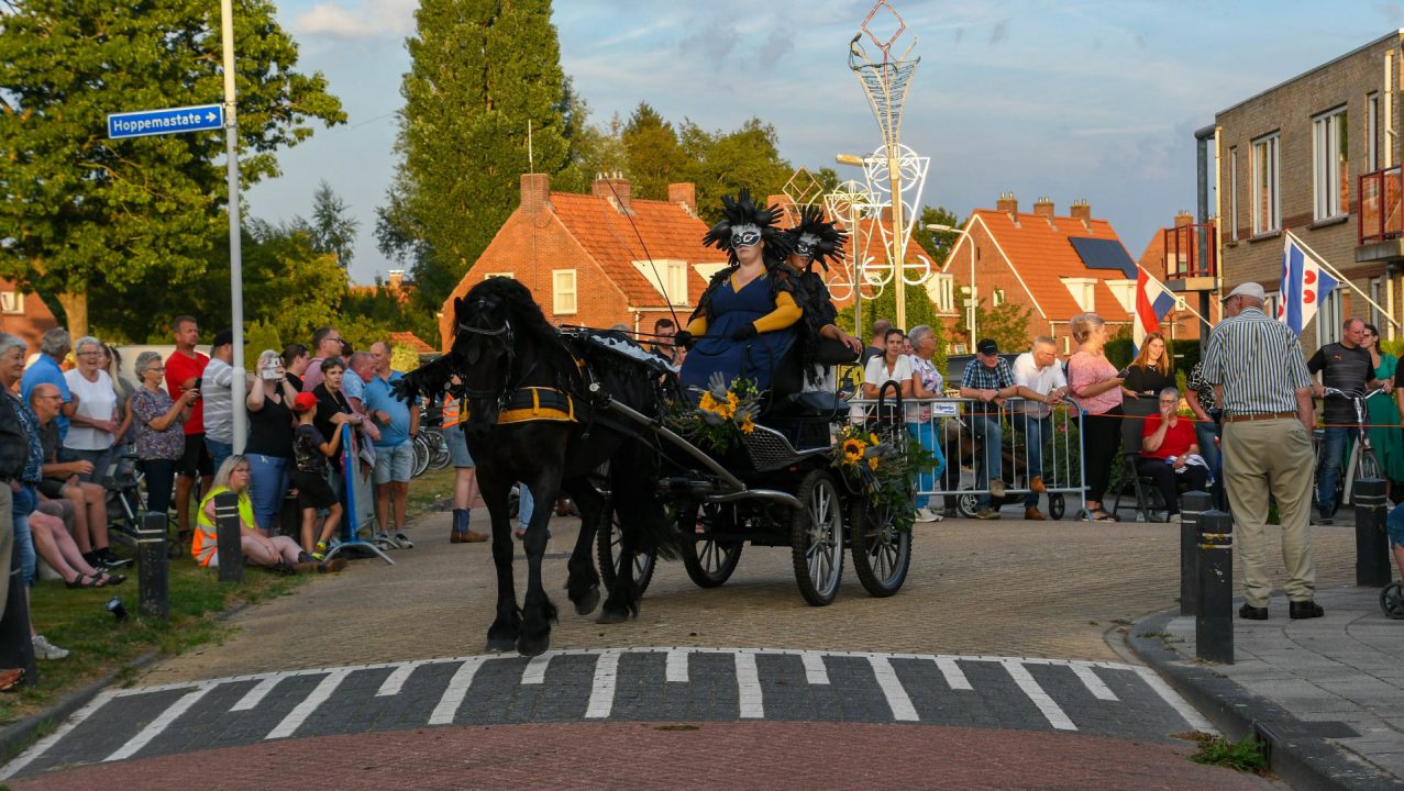Veel belangstelling voor Ringrijderij in Kollumerzwaag - RTV NOF