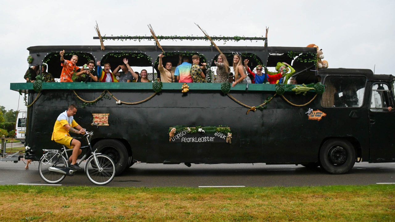 VIDEO: Prachtige optocht Kollumerzwaag - RTV NOF