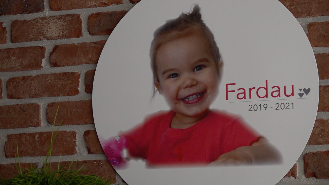 VIDEO: Familie Acronius zamelt geld in: 