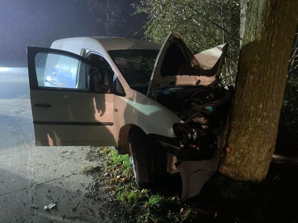 Bestuurder gewond bij eenzijdig ongeval bij Surhuizum