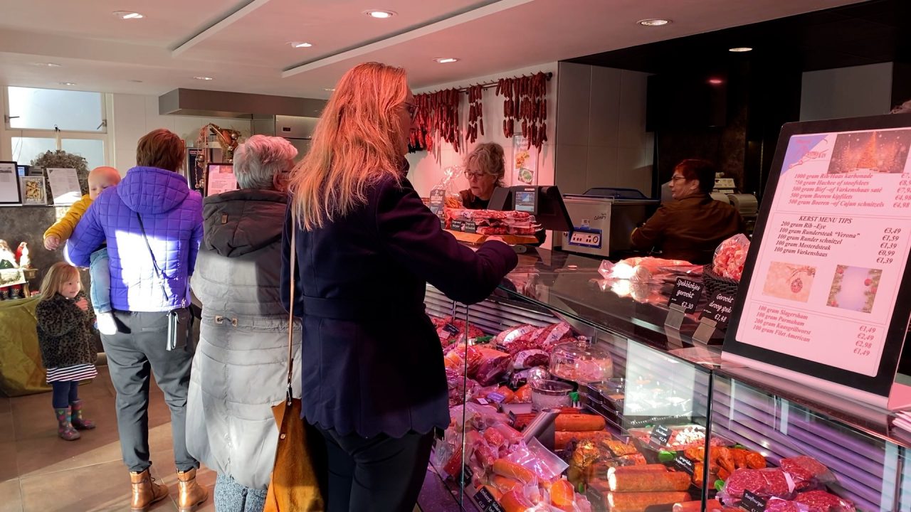 VIDEO: Veel mensen kiezen toch voor een lekker stukje vlees met kerst