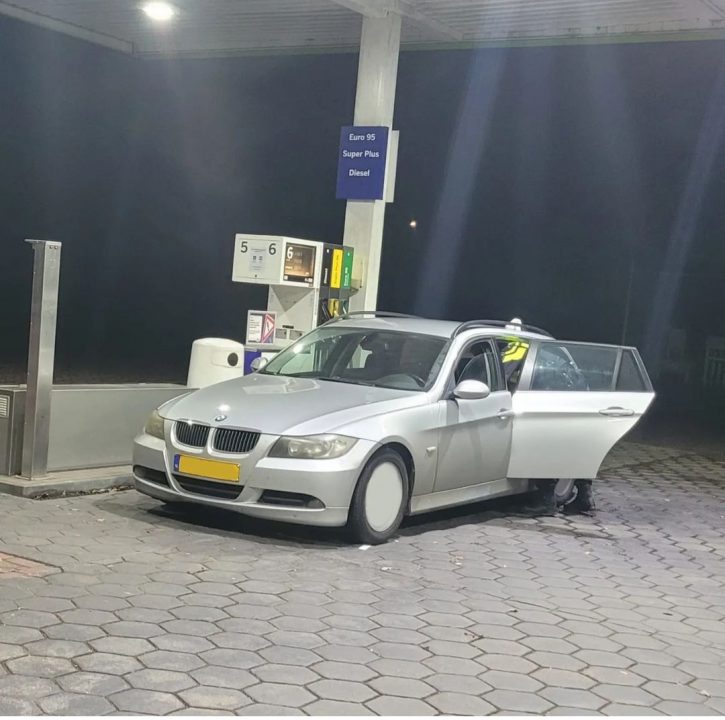 Politiecontrole in Gytsjerk: drugs, mes en een stroomstootwapen aangetroffen