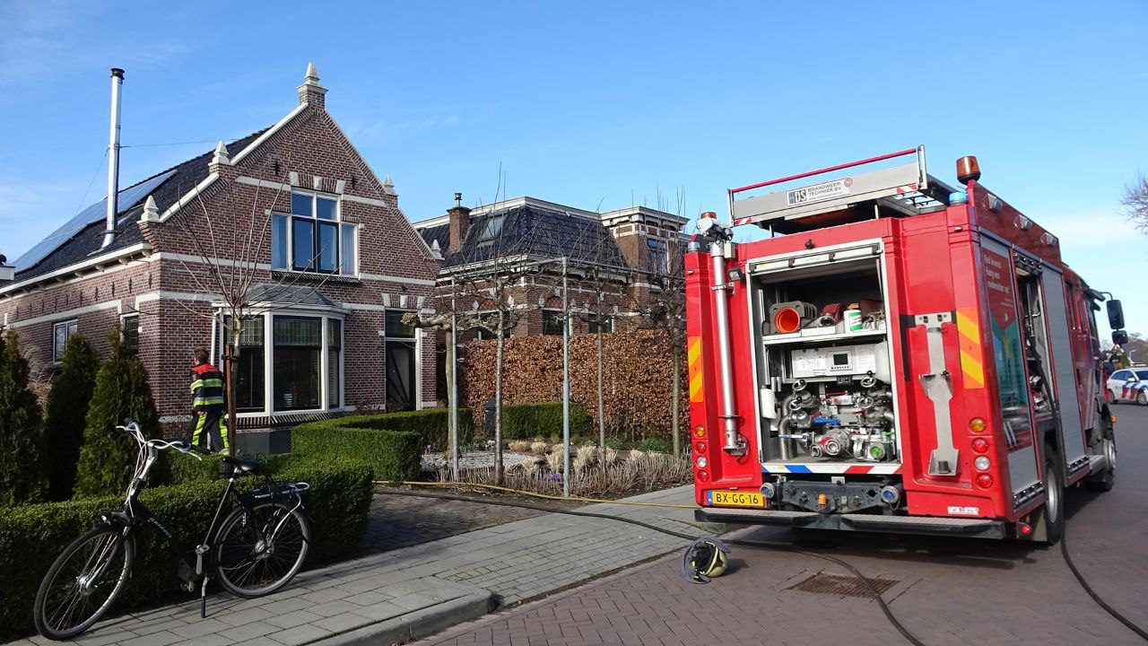 Brand in schuurtje achter woning in Burdaard