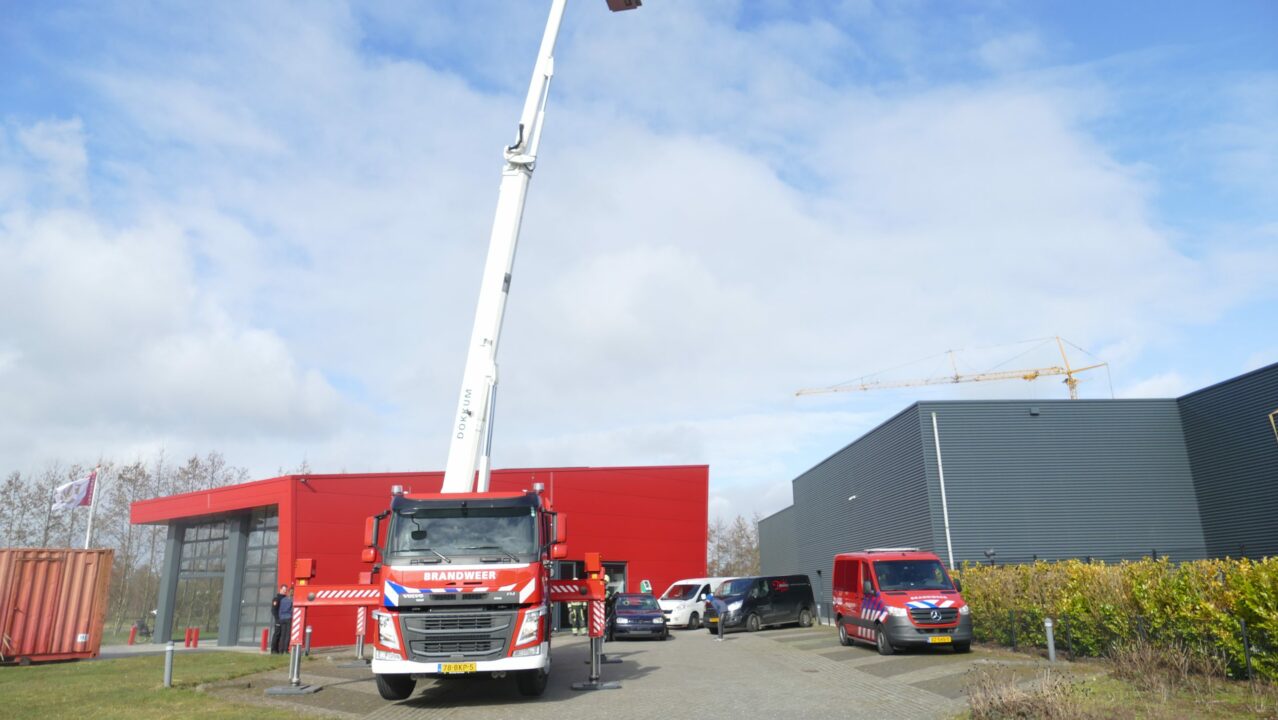 Zorgen over gladheidsbestrijding rond brandweerkazerne De Westereen