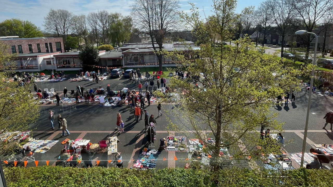 Vrolijke vrijmarkt in Hurdegaryp