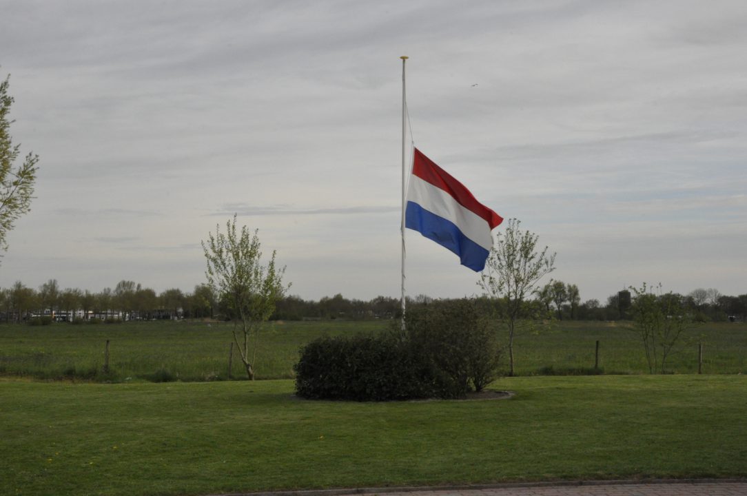 VIDEO: Dodenherdenking in Boelenslaan