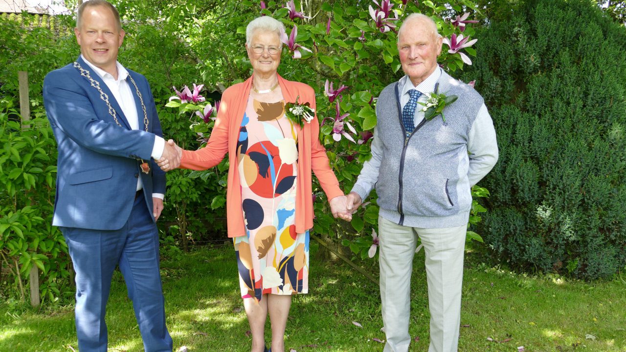 ''Hast 70 jier lyn sprong der in fonkje oer en noch hieltyd brânt it fjoer''