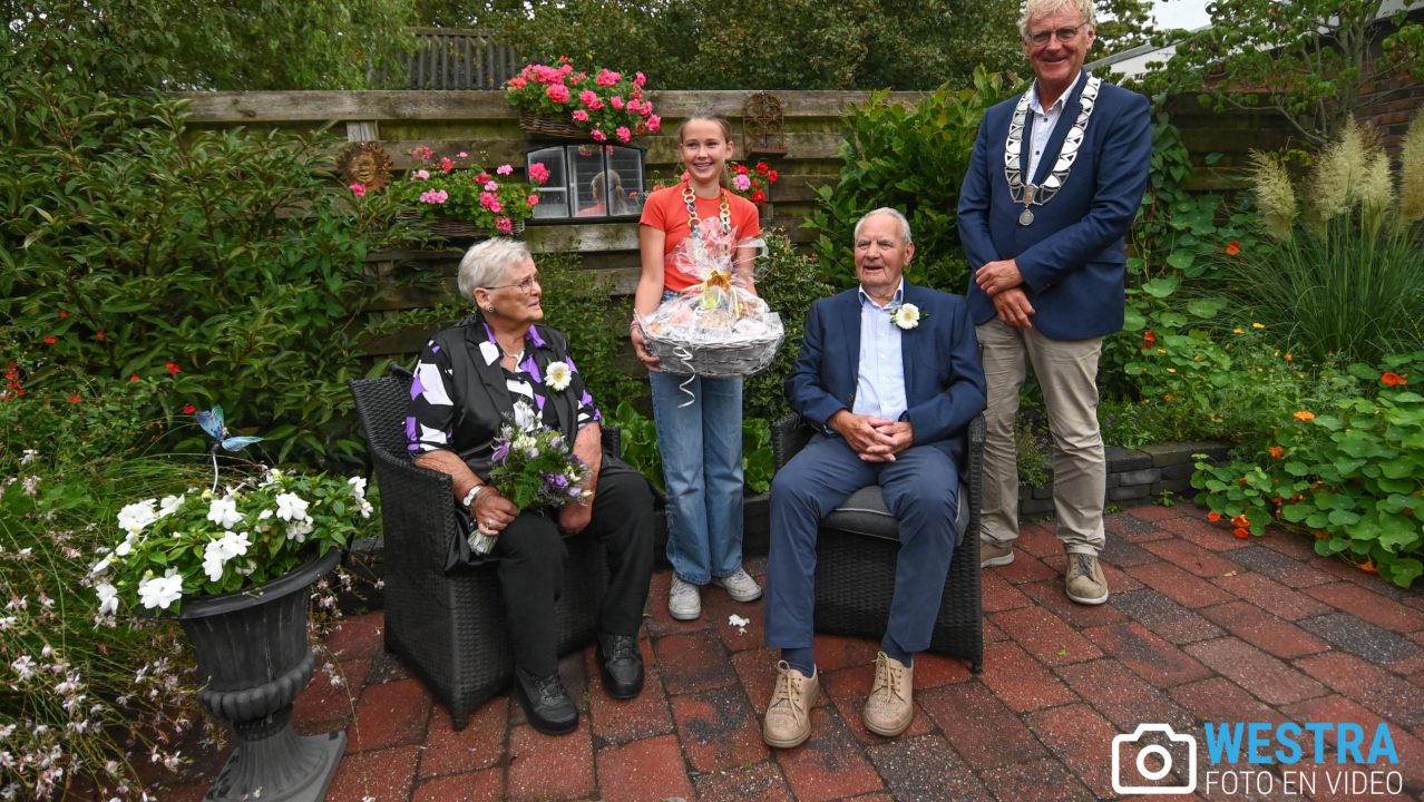 Echtpaar van der Wal-Alma 65 jaar getrouwd