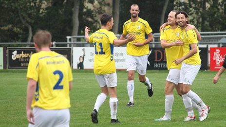 Geel Wit wint verdiend met 0-2 van VWC